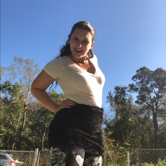 Kardasian Kollection Fringed Fur Mini Skirt Size M - Picture 16 of 16